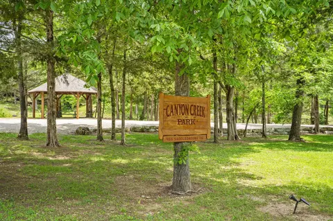 Exterior - 103 Summit Point Rd, Saddlebrooke, MO 65630 photo 9 of 10