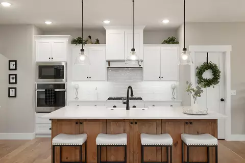 Kitchen - 103 Summit Point Rd, Saddlebrooke, MO 65630 photo 3 of 3