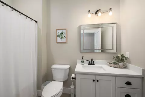 Bath - 103 Summit Point Rd, Saddlebrooke, MO 65630 photo 5 of 5