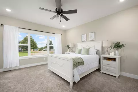 Bedroom - 103 Summit Point Rd, Saddlebrooke, MO 65630 photo 3 of 7