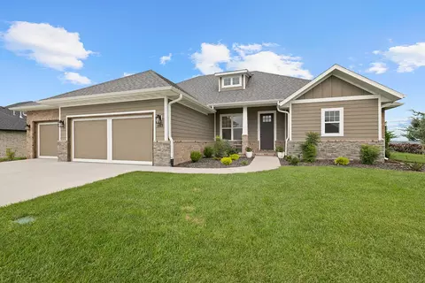 Exterior - 103 Summit Point Rd, Saddlebrooke, MO 65630 photo 2 of 10