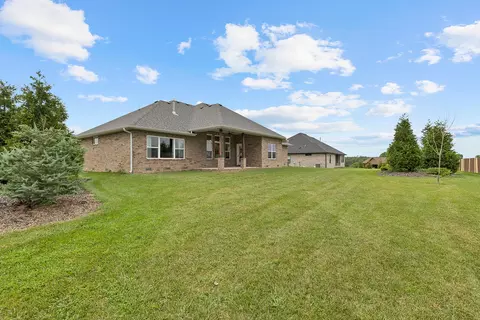 Exterior - 103 Summit Point Rd, Saddlebrooke, MO 65630 photo 4 of 10