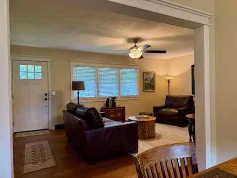 Entry Way - 904 E 9th St, Mountain Grove, MO 65711 photo 1 of 2