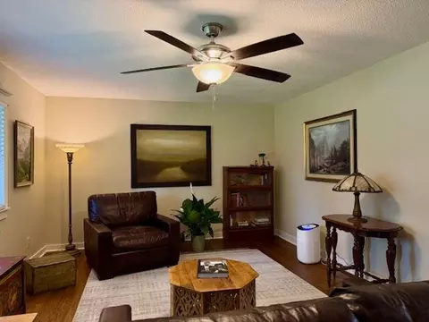 Living - 904 E 9th St, Mountain Grove, MO 65711 photo 3 of 4