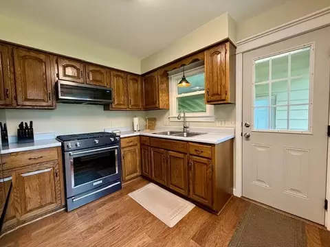 Kitchen - 904 E 9th St, Mountain Grove, MO 65711 photo 4 of 4