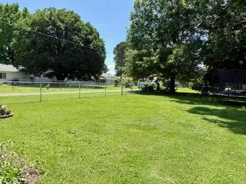 Exterior - 904 E 9th St, Mountain Grove, MO 65711 photo 9 of 11