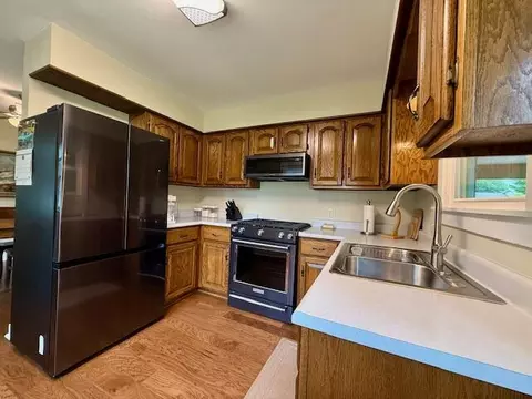 Kitchen - 904 E 9th St, Mountain Grove, MO 65711 photo 2 of 4