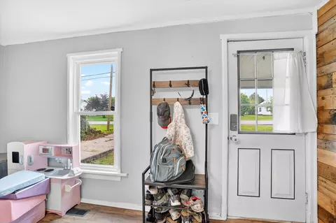 Entry Way - 407 S Clarke Ave, Clever, MO 65631 photo 1 of 2