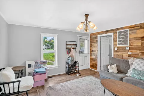 Entry Way - 407 S Clarke Ave, Clever, MO 65631 photo 2 of 2