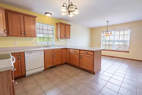 Kitchen - 186 Sunset Rdg, Ozark, MO 65721 photo 2 of 2