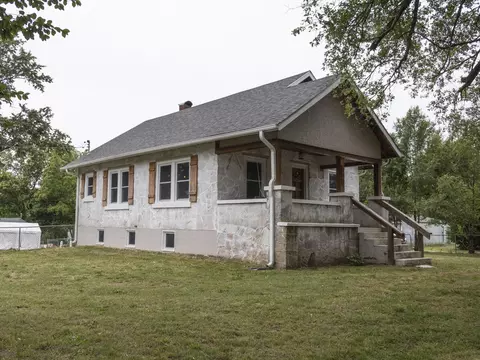 703 Johnson Ave, Ava, MO 65608