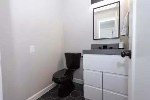 Bath - 1241 E Highpoint St, Springfield, MO 65804 photo 5 of 5