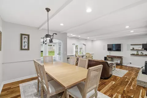 Dining - 2723 E Glenwood St, Springfield, MO 65804 photo 2 of 3