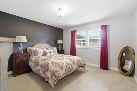 Bedroom - 2723 E Glenwood St, Springfield, MO 65804 photo 3 of 4
