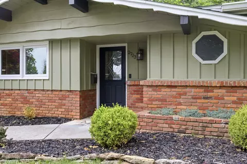 Exterior - 2723 E Glenwood St, Springfield, MO 65804 photo 4 of 12