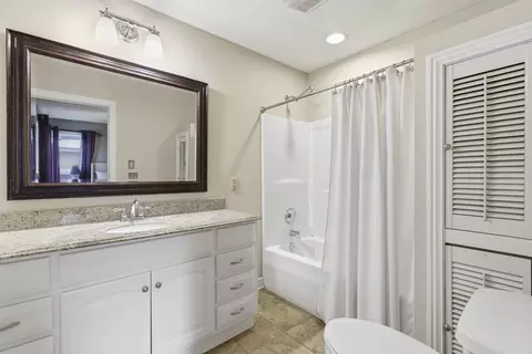 Bath - 2723 E Glenwood St, Springfield, MO 65804 photo 1 of 2