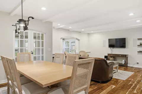 Dining - 2723 E Glenwood St, Springfield, MO 65804 photo 1 of 3