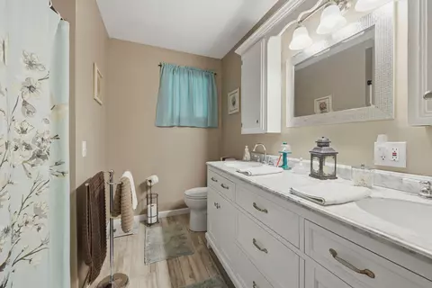 Bath - 128 E Ritter St, Republic, MO 65738 photo 1 of 4