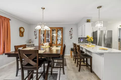 Dining - 128 E Ritter St, Republic, MO 65738 photo 4 of 6