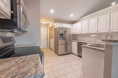 Kitchen - 159 Lancashire Dr, Branson, MO 65616 photo 2 of 4