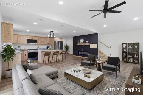 Living - 206 Travis St, Monett, MO 65708 photo 1 of 4