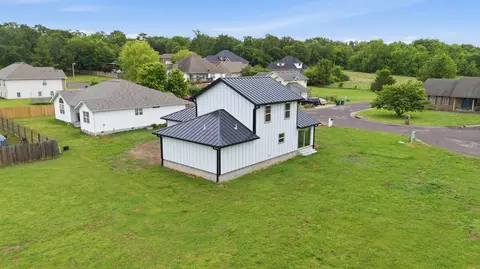 View/Area - 206 Travis St, Monett, MO 65708 photo 6 of 9