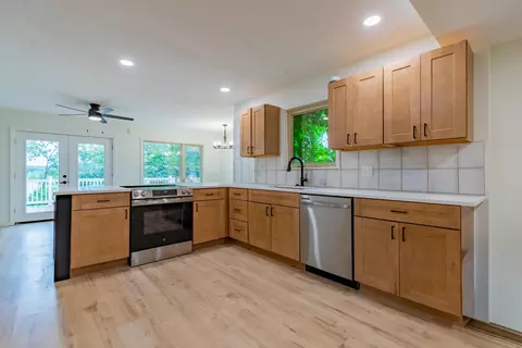 Kitchen - 26237 Twin Rivers Dr, Shell Knob, MO 65747 photo 2 of 3