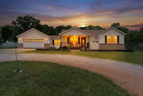 Exterior - 499 Community Dr, Marshfield, MO 65706 photo 2 of 8