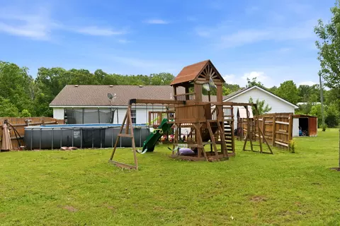 Exterior - 499 Community Dr, Marshfield, MO 65706 photo 5 of 8