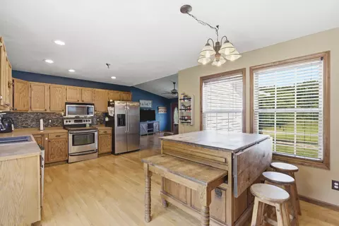 Kitchen - 499 Community Dr, Marshfield, MO 65706 photo 3 of 4