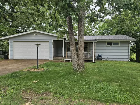 9 Pioneer Pl, Kimberling City, MO 65686