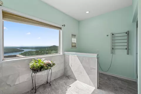 Bath - 1052 Broken Arrow Estates Rd, Lampe, MO 65681 photo 1 of 4