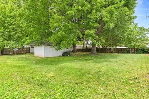 Exterior - 730 W Sylvania St, Springfield, MO 65807 photo 11 of 12