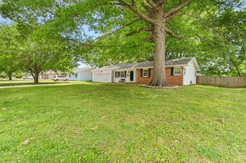 Exterior - 730 W Sylvania St, Springfield, MO 65807 photo 3 of 12
