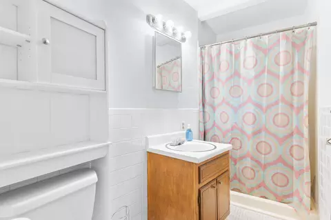 Bath - 730 W Sylvania St, Springfield, MO 65807 photo 1 of 2