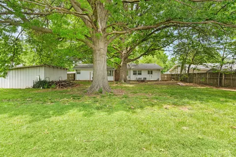 Exterior - 730 W Sylvania St, Springfield, MO 65807 photo 10 of 12
