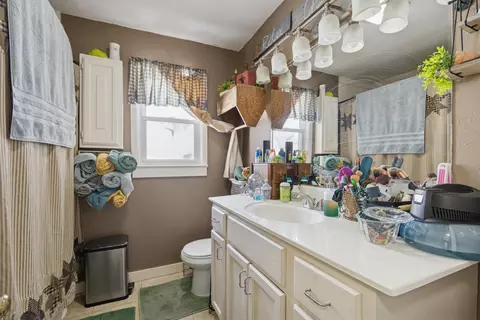 Bath - 103 Mitchell St, Greenfield, MO 65661 photo 1 of 2