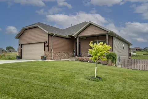 2626 W Fisherman Dr, Ozark, MO 65721