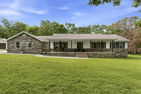 8 Huckaby Rd, Louisburg, MO 65685