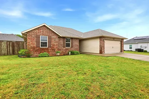 Exterior - 276 E Garnet Dr, Republic, MO 65738 photo 3 of 7