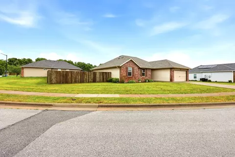 Exterior - 276 E Garnet Dr, Republic, MO 65738 photo 7 of 7