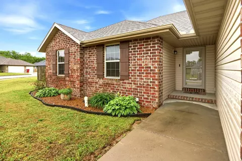 Exterior - 276 E Garnet Dr, Republic, MO 65738 photo 4 of 7
