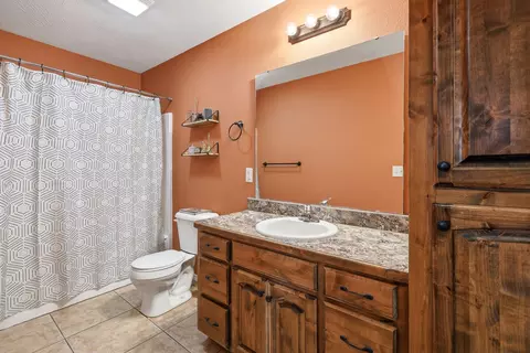 Bath - 276 E Garnet Dr, Republic, MO 65738 photo 3 of 3