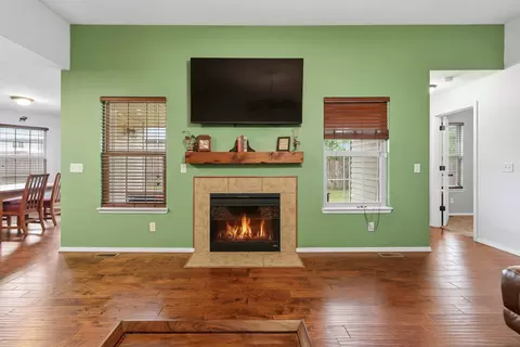 Living - 276 E Garnet Dr, Republic, MO 65738 photo 1 of 2