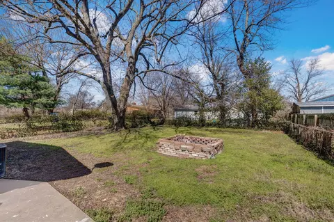 Exterior - 1017 E Mcclernon St, Springfield, MO 65803 photo 1 of 5