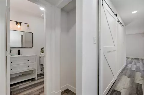 Entry Way - 1017 E Mcclernon St, Springfield, MO 65803 photo 1 of 1