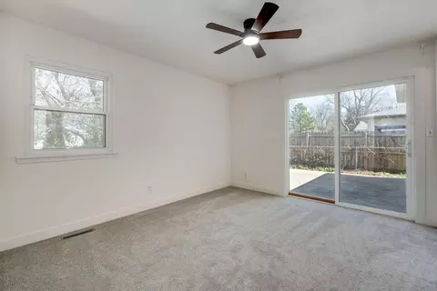 Bedroom - 1017 E Mcclernon St, Springfield, MO 65803 photo 4 of 7