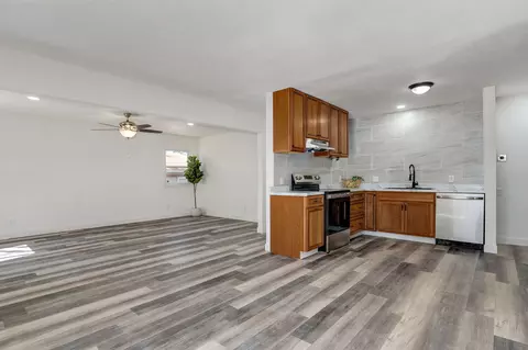 Living - 1017 E Mcclernon St, Springfield, MO 65803 photo 1 of 5
