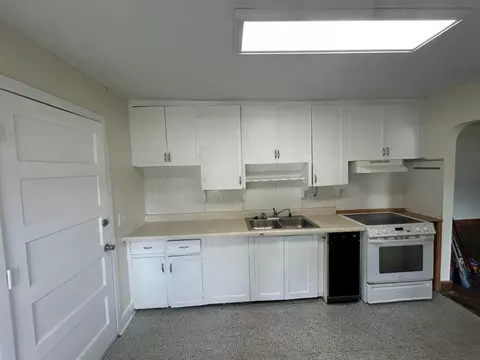 2045 N Weller Ave, Springfield, MO 65803 photo 5