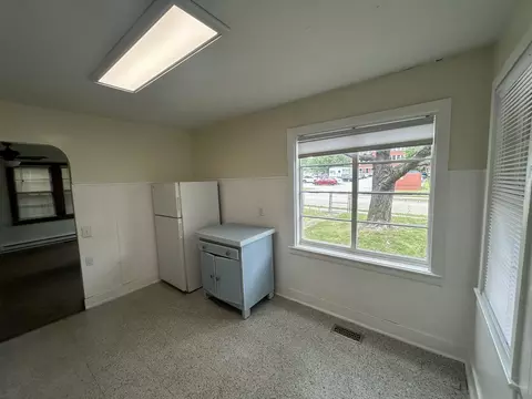 2045 N Weller Ave, Springfield, MO 65803 photo 8